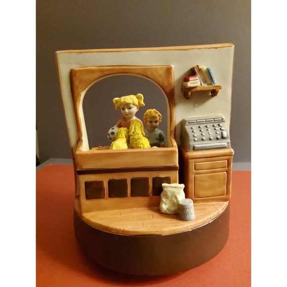 House of Lloyd 1989 Pet Shop Music Box - Picture 1 of 5